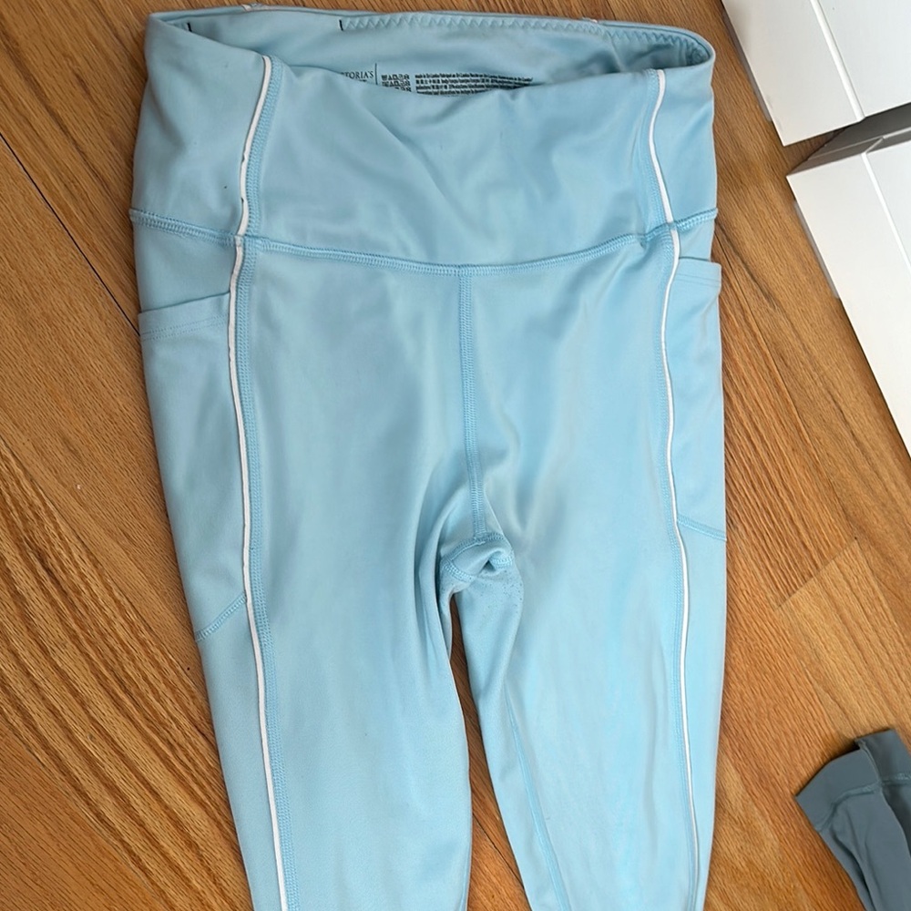 Victoria Secret Workout Leggings (Short)